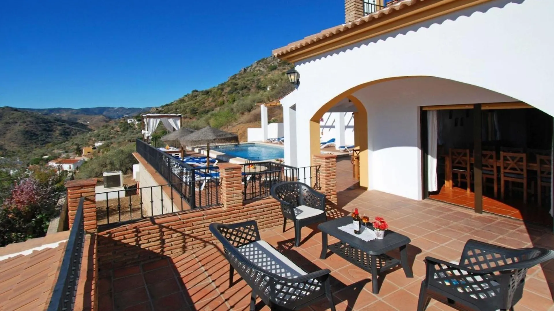 Villa Jose 2, Beheizter Pool, Meerblick Comares Holiday home